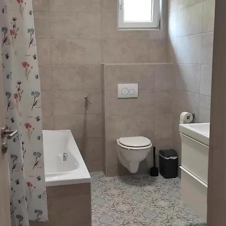 Parkside Apartmán *